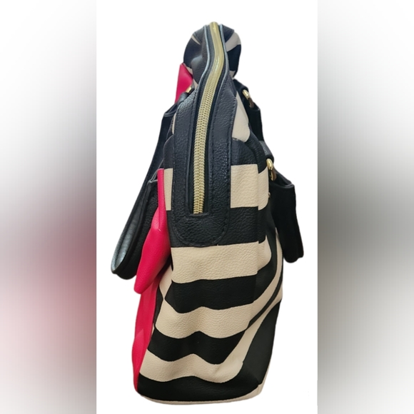 Y2K Betsey Johnson Off White & Black Striped Purse with Oversized Pink Bow - Picture 6 of 16